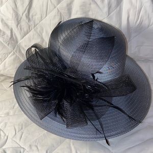 Like new Giovannio New York Derby Wedding Church Hat